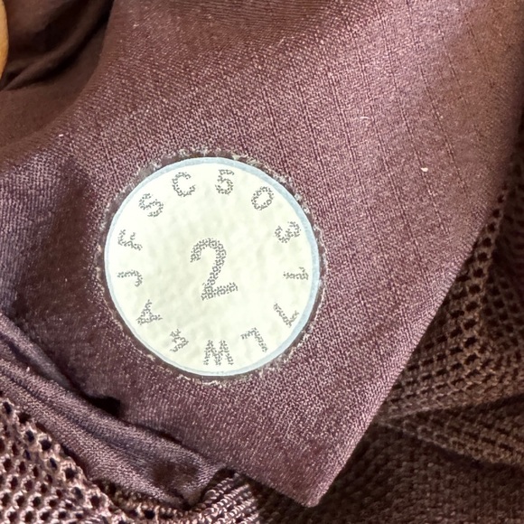 Lululemon Like The Wind Vest, Pelt, Size 2 - Picture 11 of 14